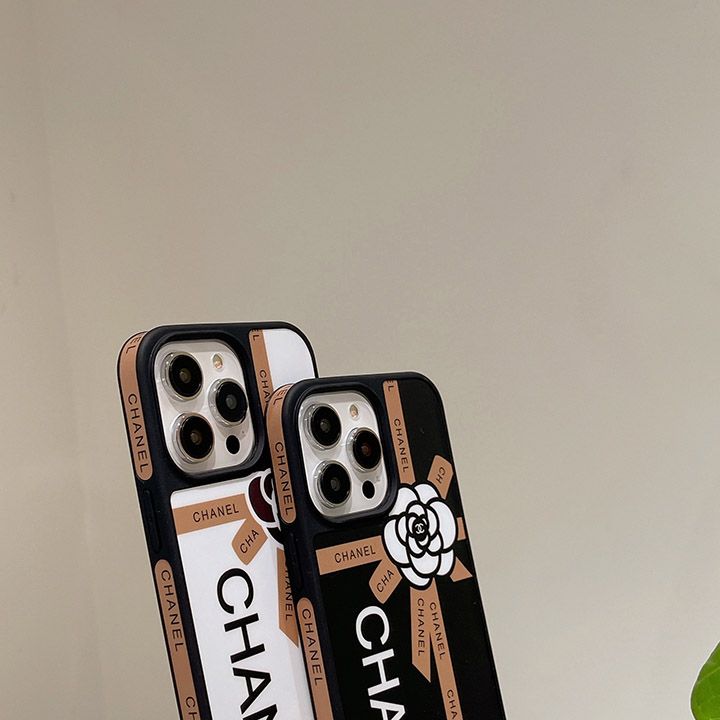 chanel iphone 15 proカバー